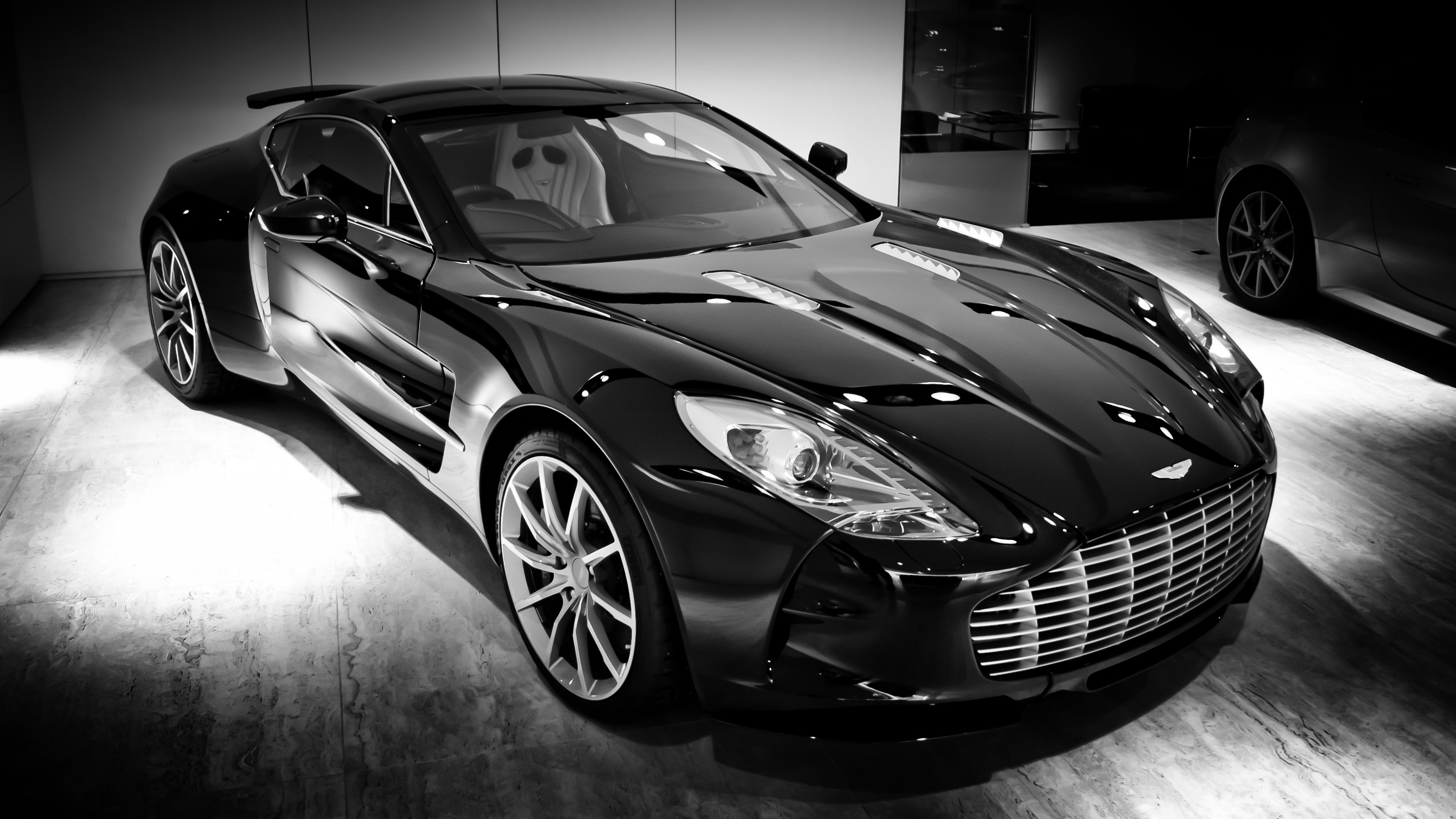 Размер колёс на Aston Martin ONE 77 2014 Подбор шин на Aston Martin ONE 77 2014