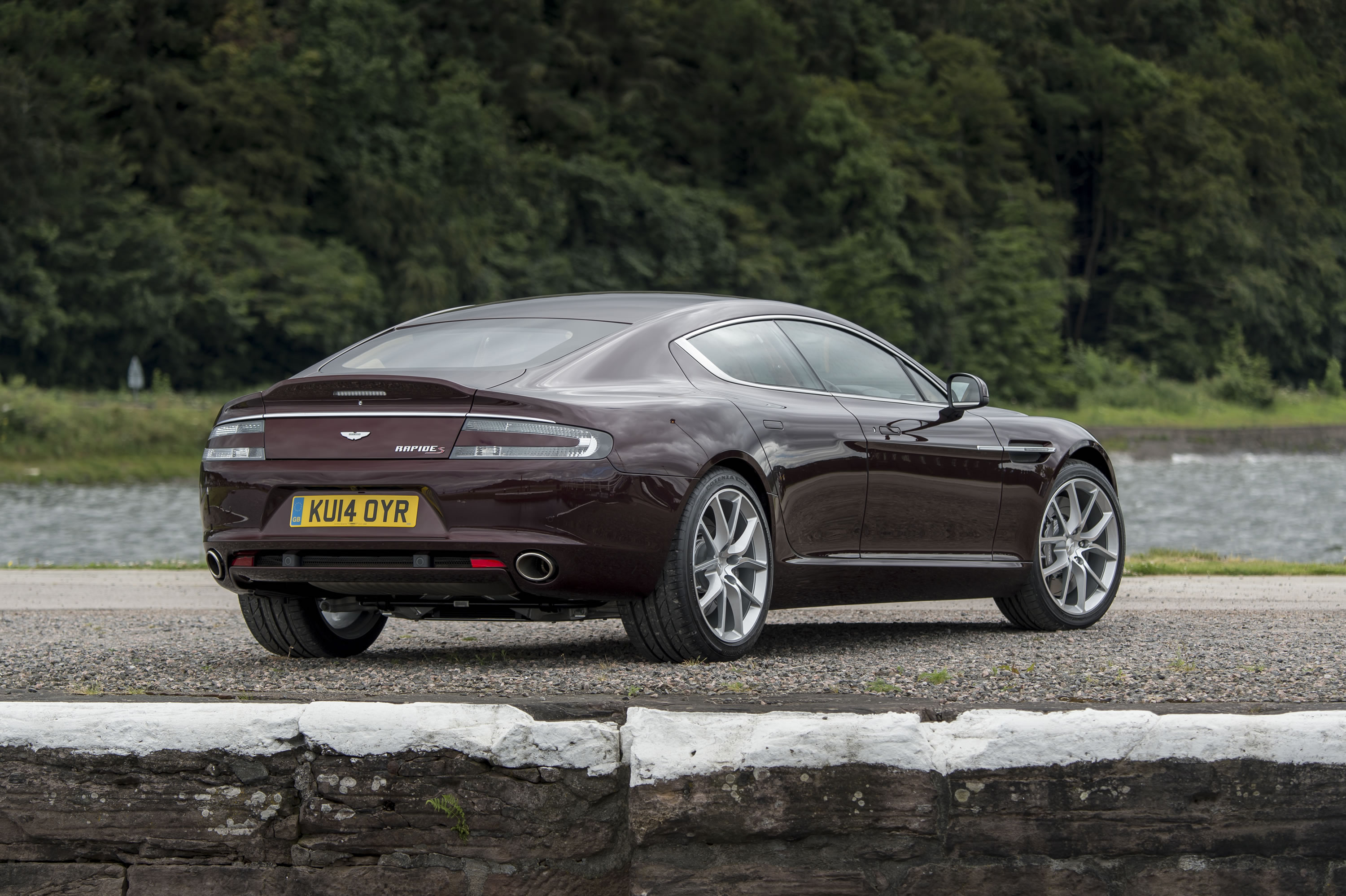 Размер колёс на Aston Martin Rapide 2015 Подбор шин на Aston Martin Rapide 2015