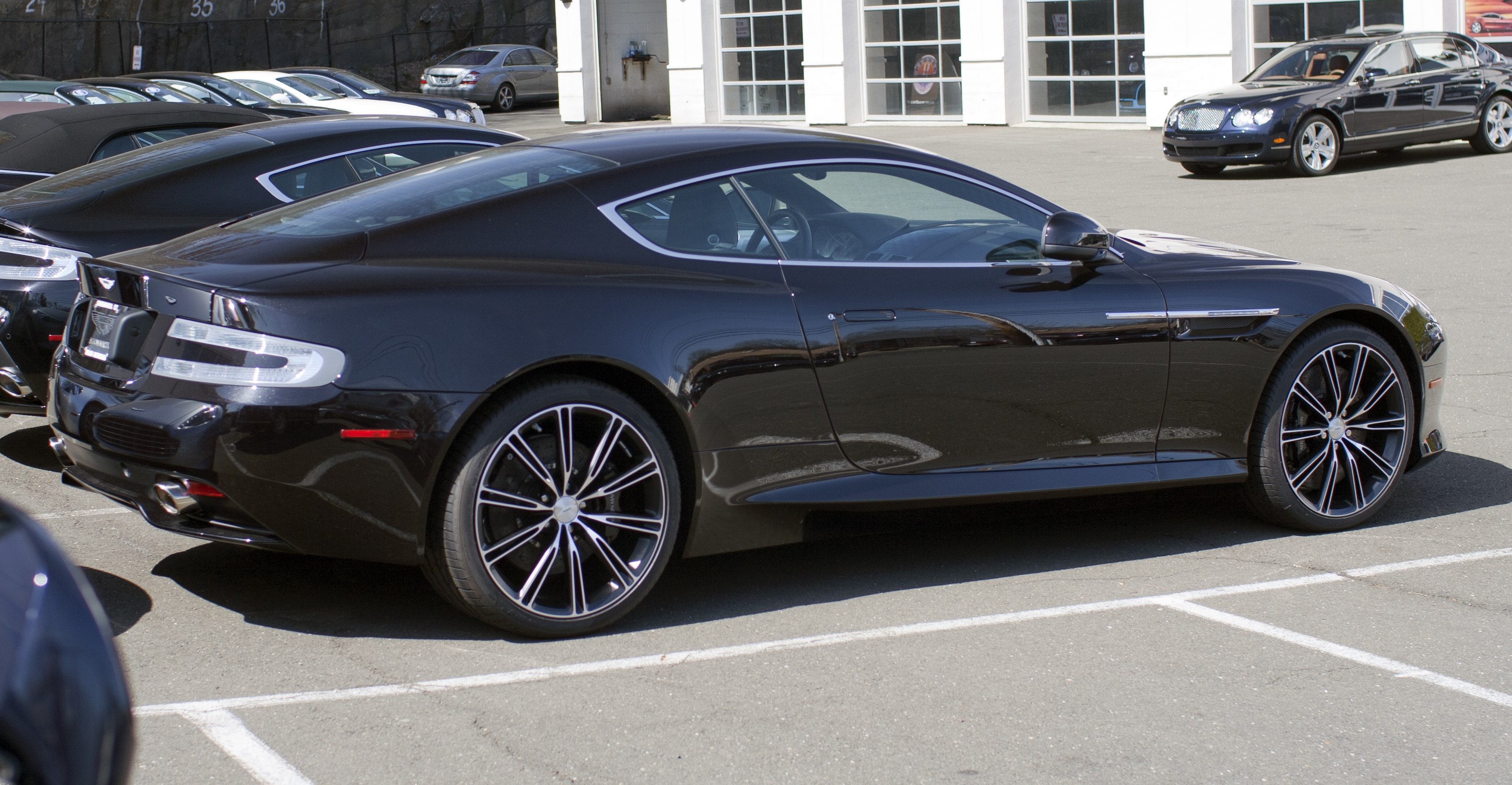 Размер колёс на Aston Martin Virage 2013 Подбор шин на Aston Martin Virage 2013