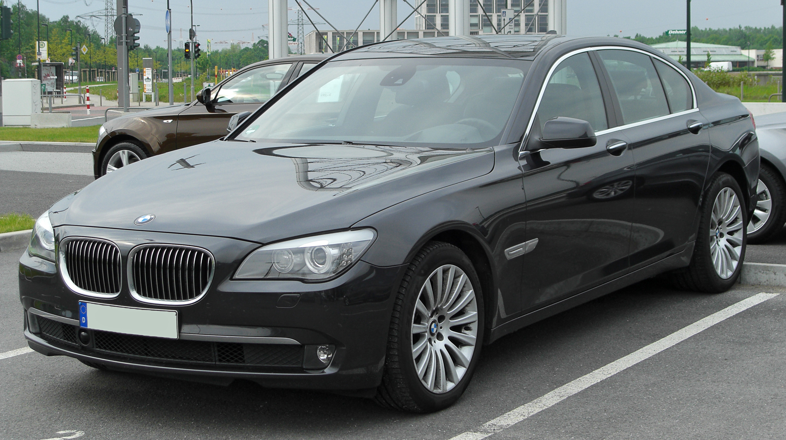Размер колёс на BMW 7 (F01, F02, F03, F04) 2016 Подбор шин на BMW 7 (F01, F02, F03, F04) 2016