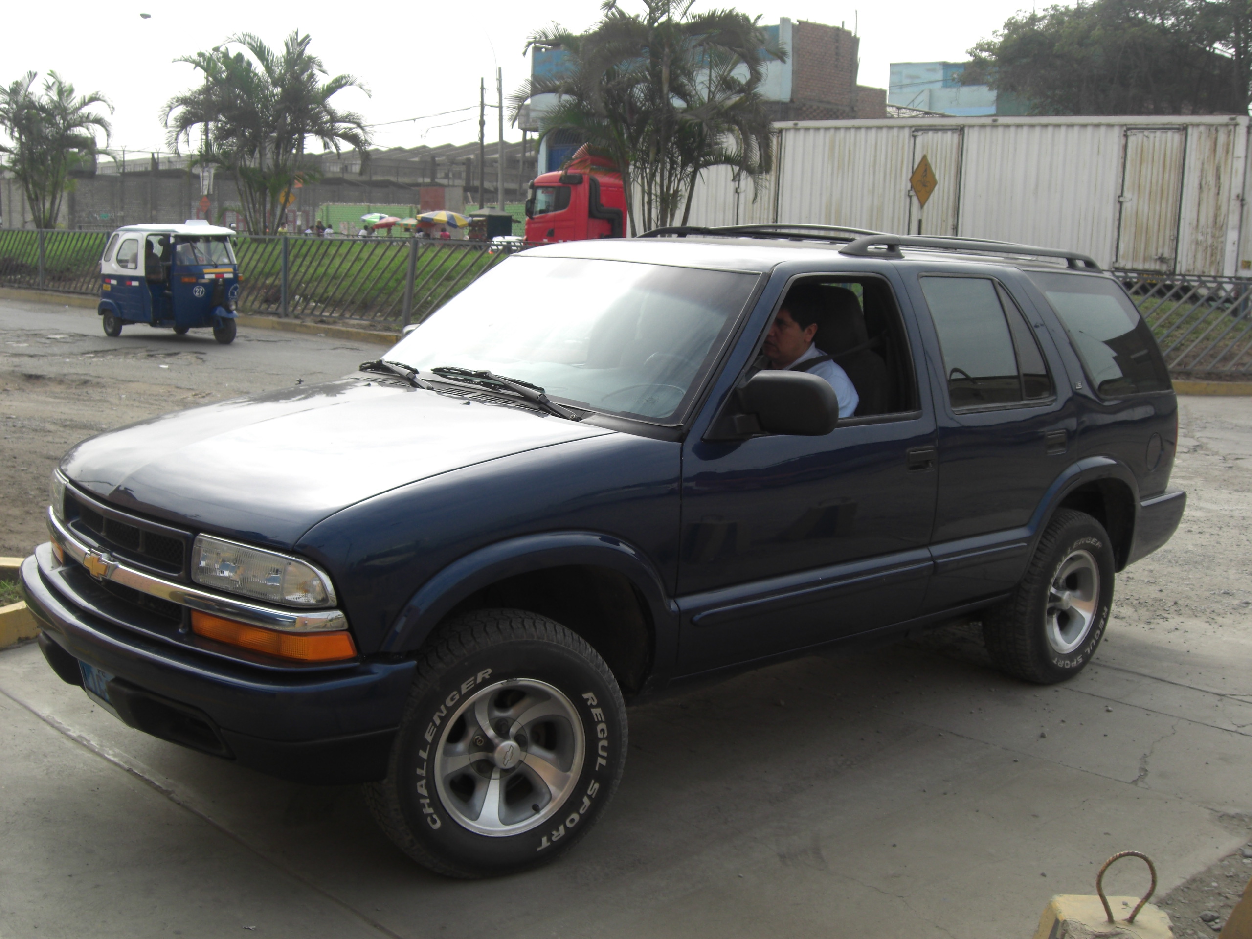 Размер колёс на Chevrolet Blazer 2003 Подбор шин на Chevrolet Blazer 2003