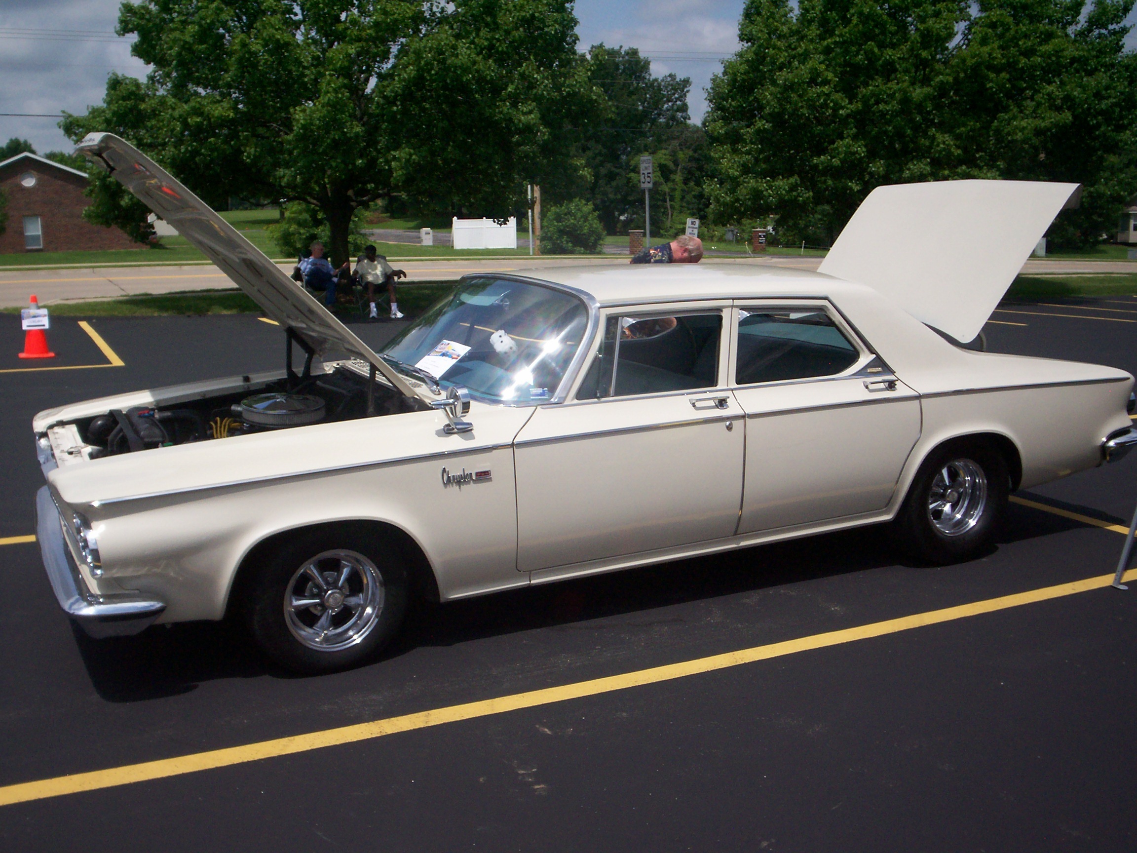 Размер колёс на Chrysler Newport 1963 Подбор шин на Chrysler Newport 1963