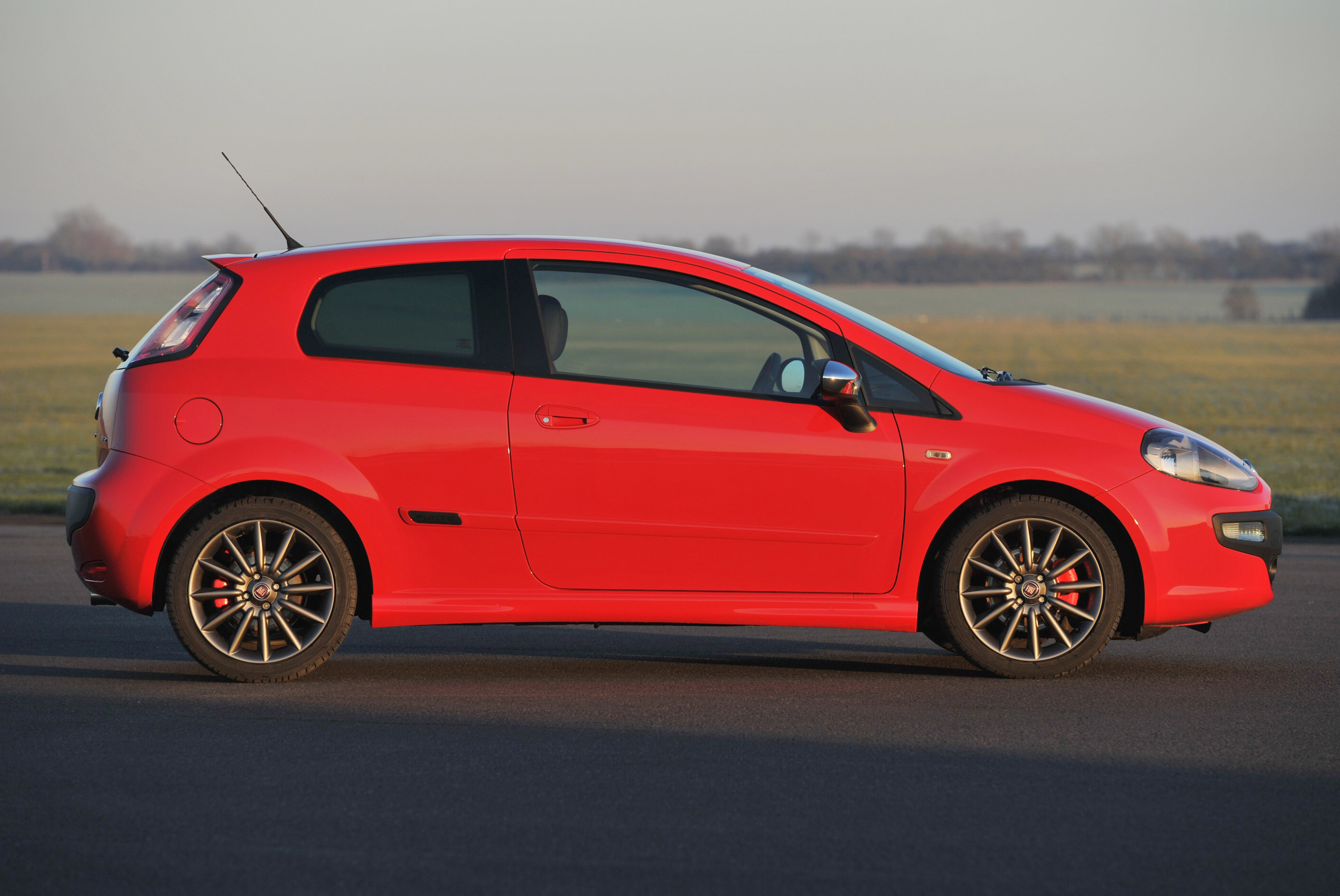 Размер колёс на Fiat Punto 2010 Подбор шин на Fiat Punto 2010
