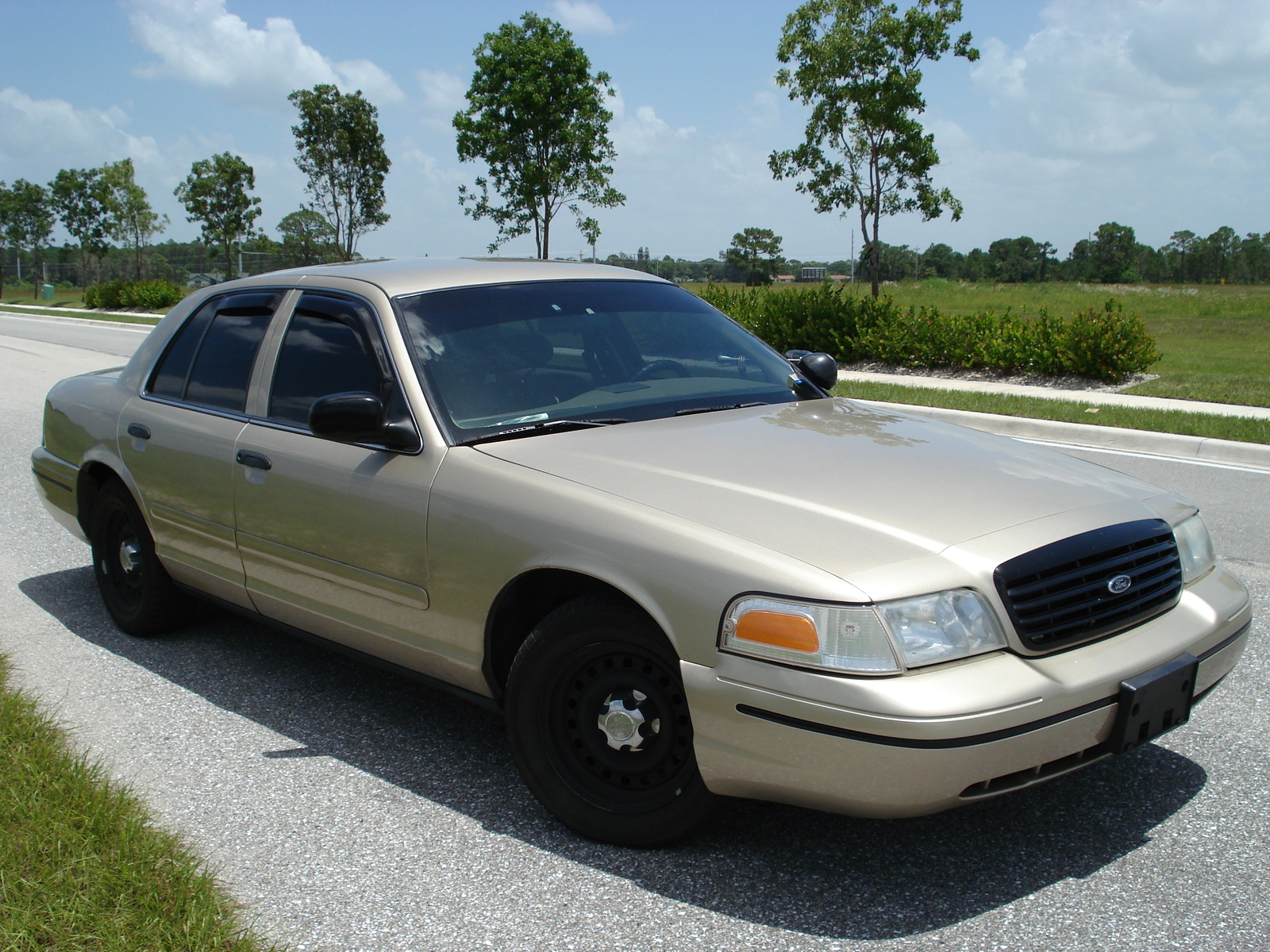 Размер колёс на Ford Crown Victoria 1999 Подбор шин на Ford Crown Victoria 1999