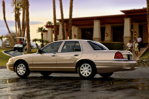Размер колёс на Ford Crown Victoria 2006 Подбор шин на Ford Crown Victoria 2006