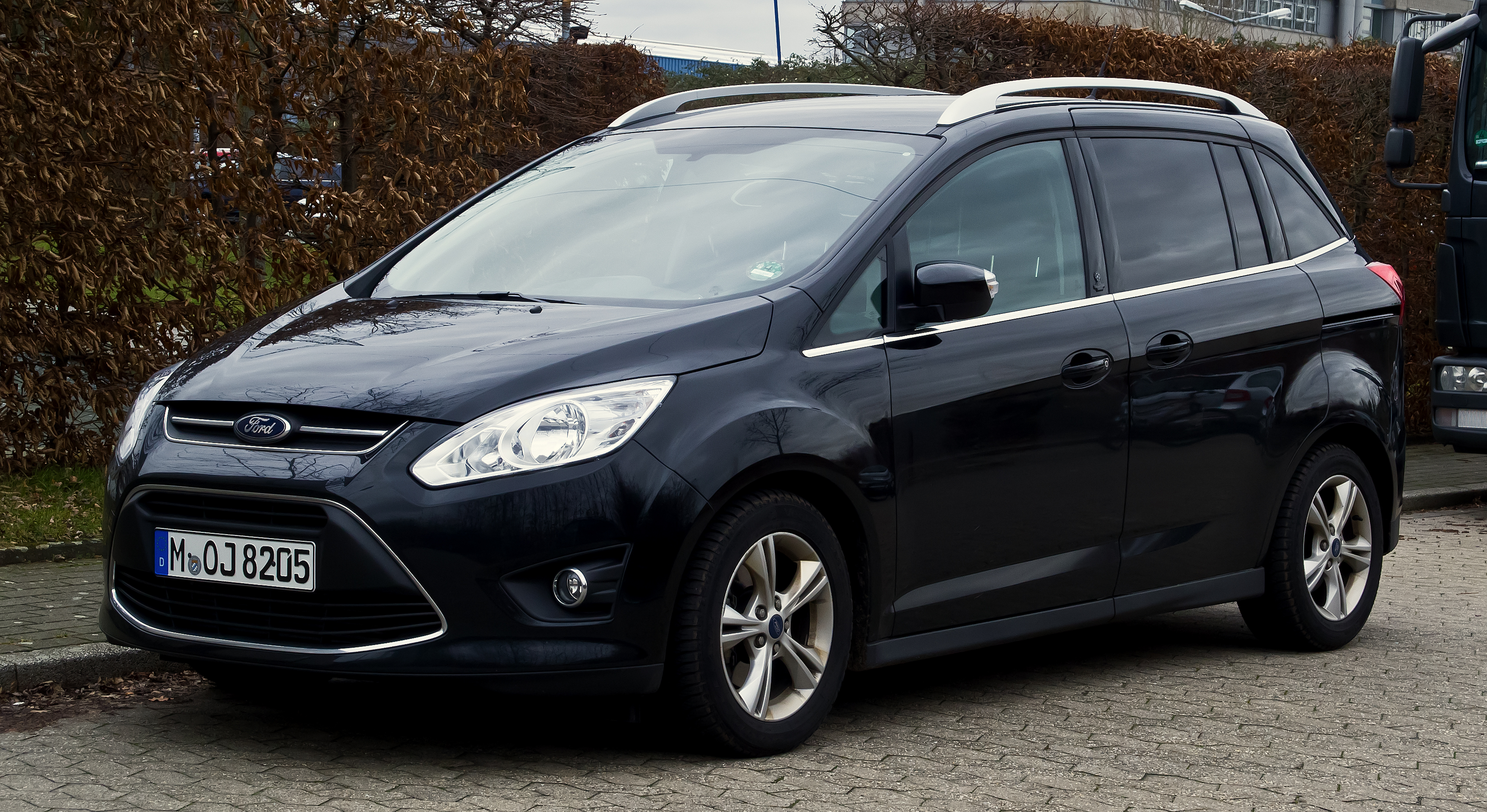 Размер колёс на Ford Grand C-MAX 2013 Подбор шин на Ford Grand C-MAX 2013