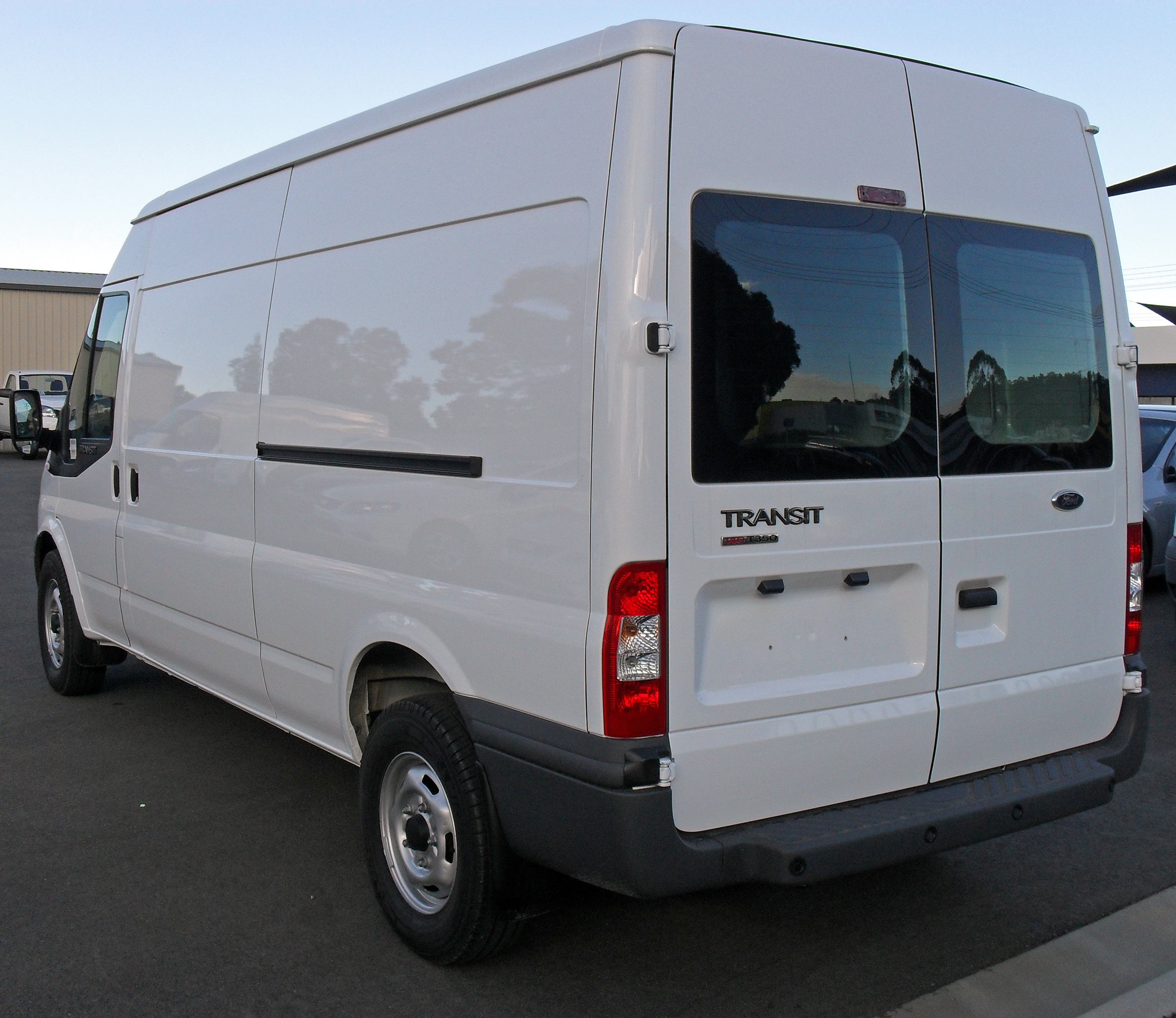 Размер колёс на Ford Transit 2009 Подбор шин на Ford Transit 2009