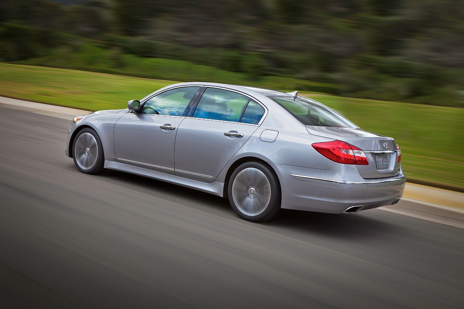 Размер колёс на Hyundai Genesis 2008 Подбор шин на Hyundai Genesis 2008
