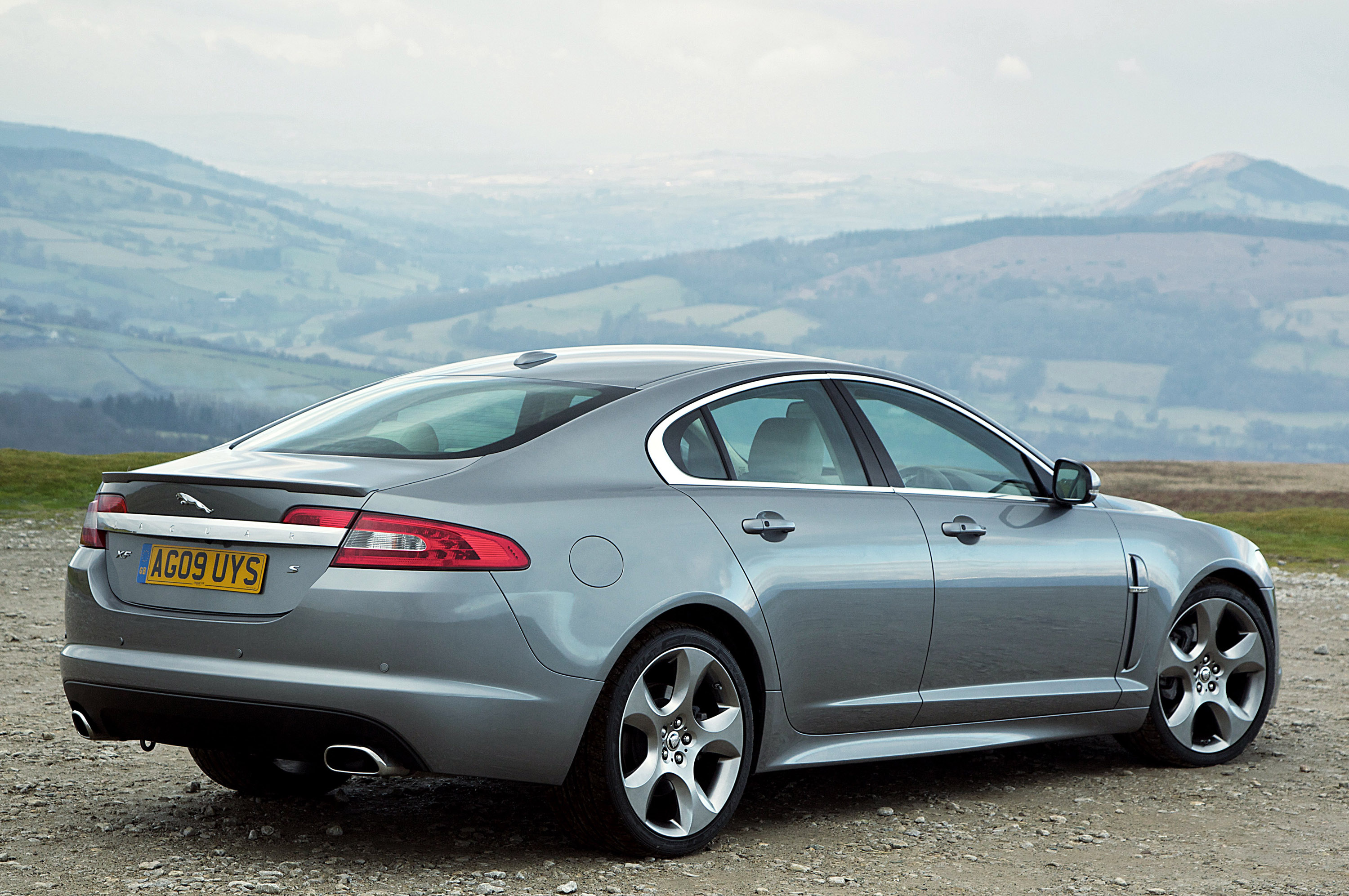 Размер колёс на Jaguar XF 2011 Подбор шин на Jaguar XF 2011