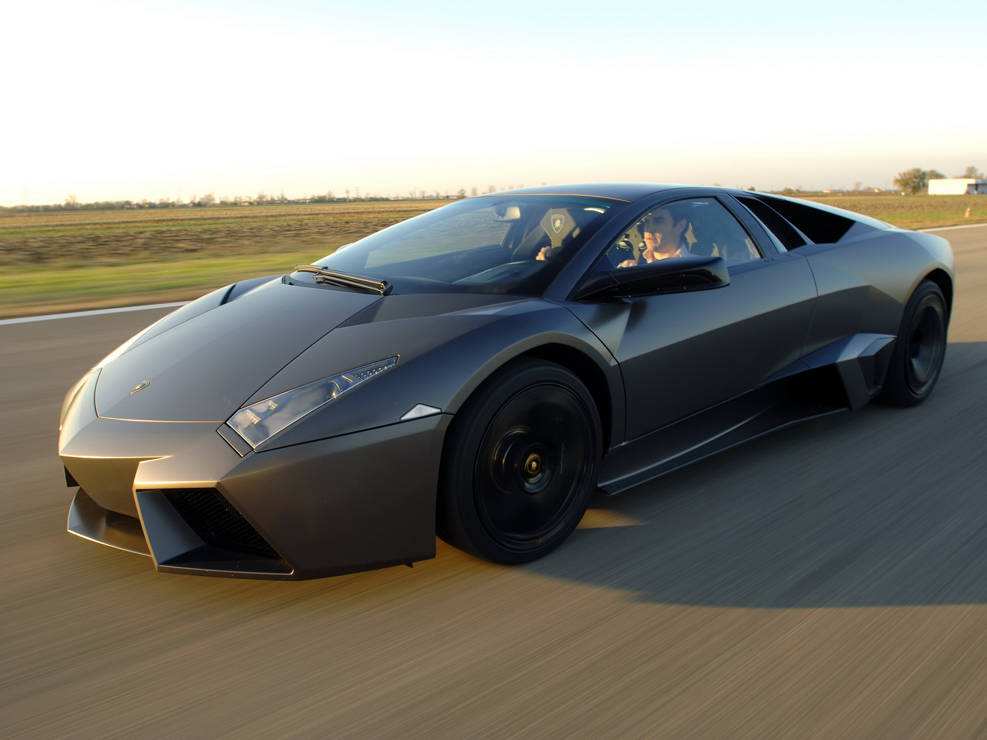 Размер колёс на Lamborghini Reventon 2008 Подбор шин на Lamborghini Reventon 2008