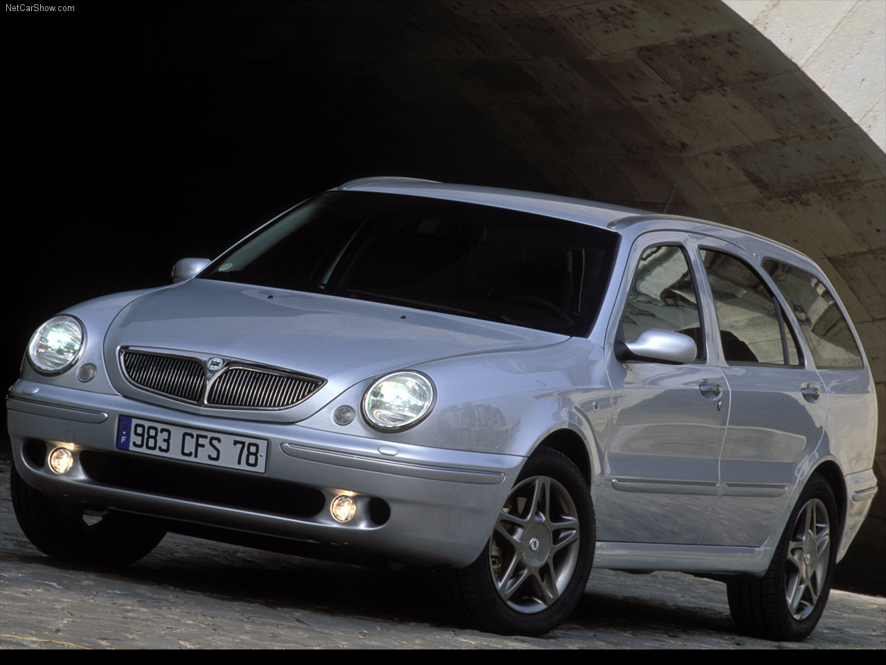 Размер колёс на Lancia Lybra 2002 Подбор шин на Lancia Lybra 2002