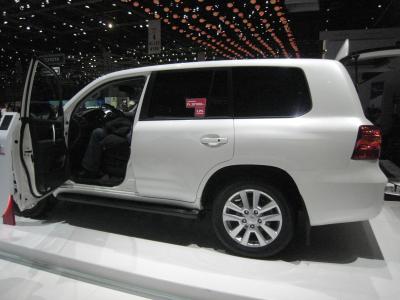 Размер колёс на Toyota Land Cruiser 200 2014 Подбор шин на Toyota Land Cruiser 200 2014