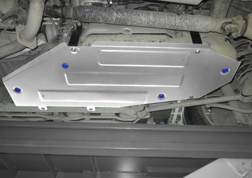 RIVAL RIVAL 333.9515.1.6 Защита топливного бака + комплект крепежа, Toyota LC200 2015-, V - 4.5d/Lexus LX450d 2015-, V - 4.5d (333.9515.1.6)