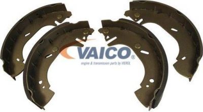 VAICO V40-8101 комплект тормозных колодок на NISSAN INTERSTAR c бортовой платформой/ходовая часть