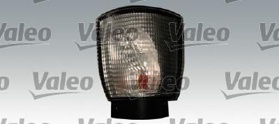 Valeo 089353 фонарь указателя поворота на NISSAN CABSTAR E