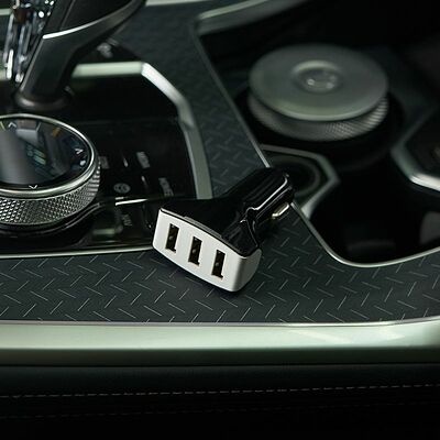 REXANT 16-0291 Зарядное устройство в прикуриватель REXANT 3 x USB, 1000mA, черное