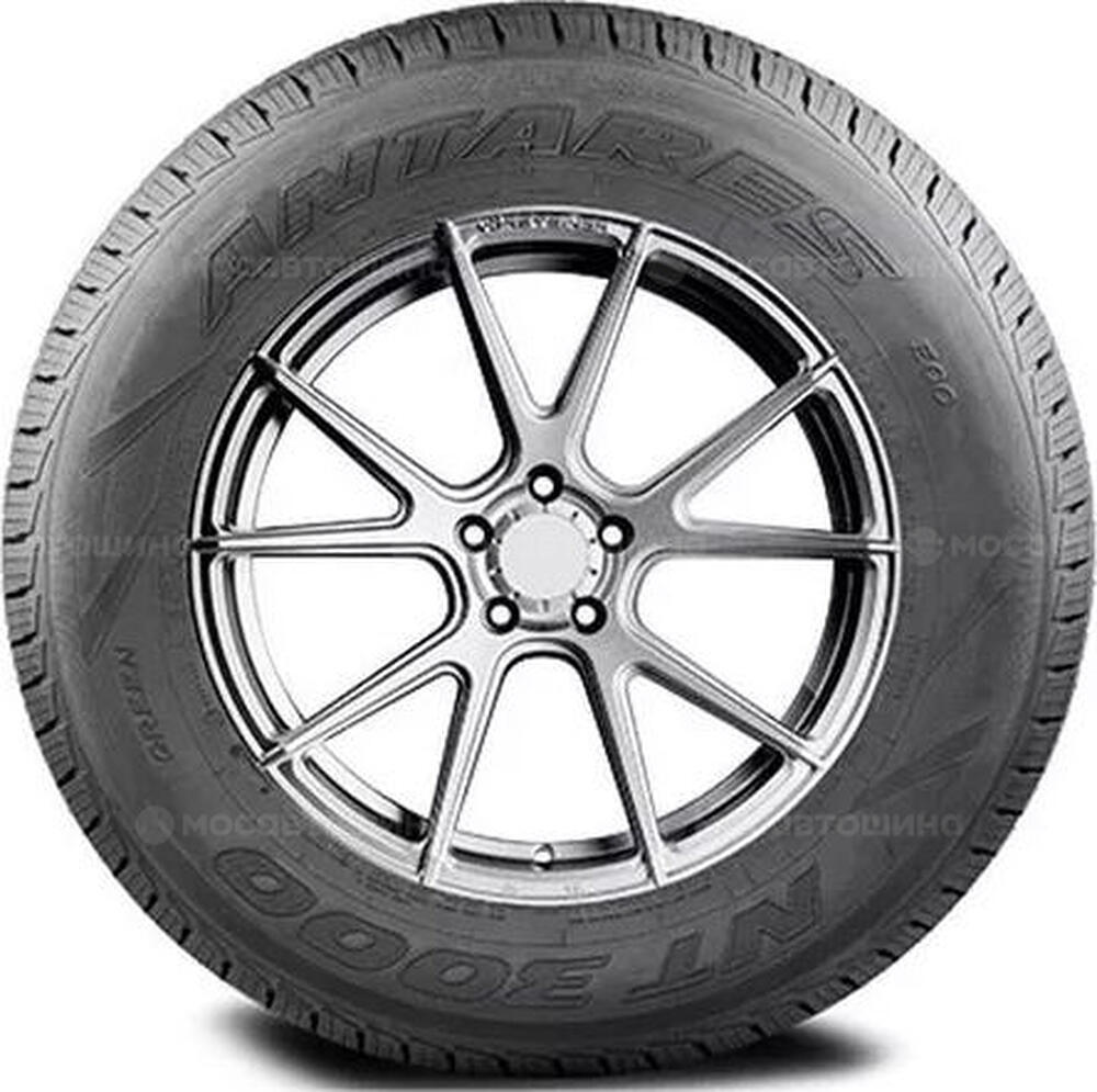 Vista lateral Antares NT 3000 195/70 R15C 104/102R