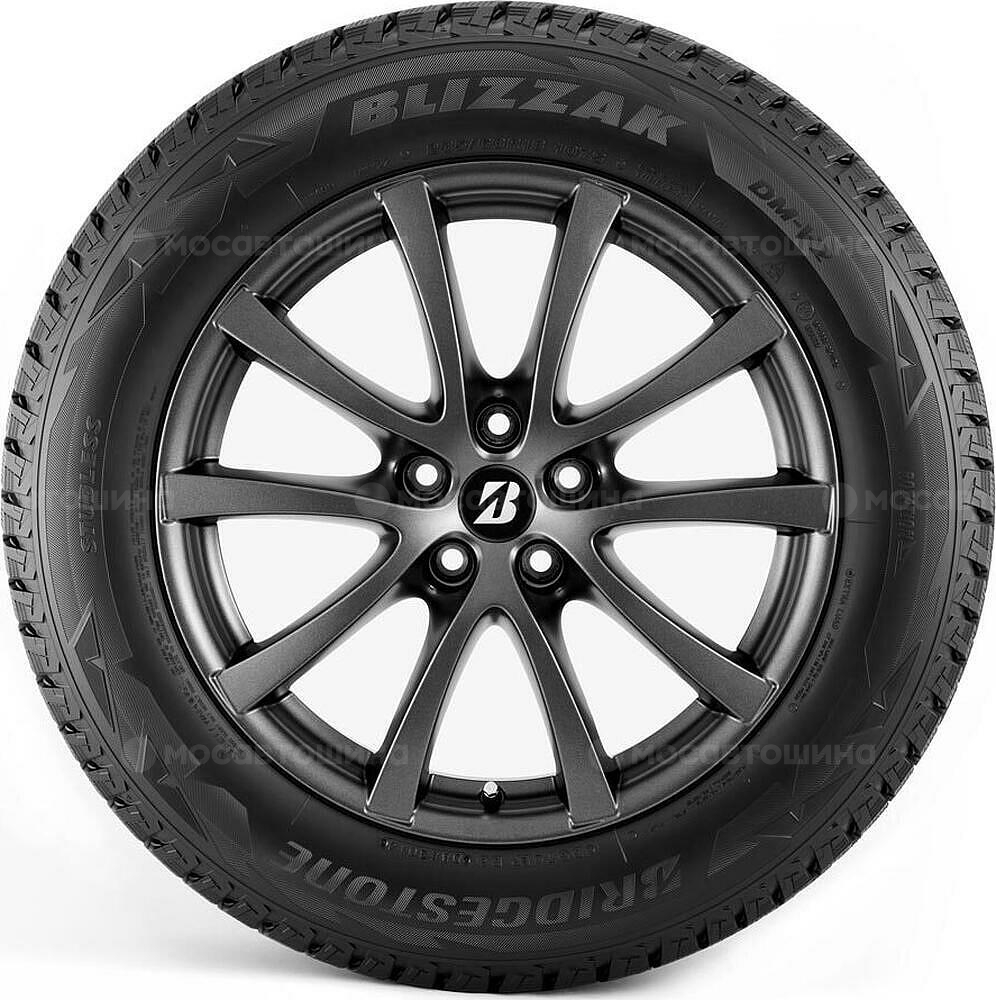 Vista lateral Bridgestone Blizzak DM V2 255/45 R20 101T