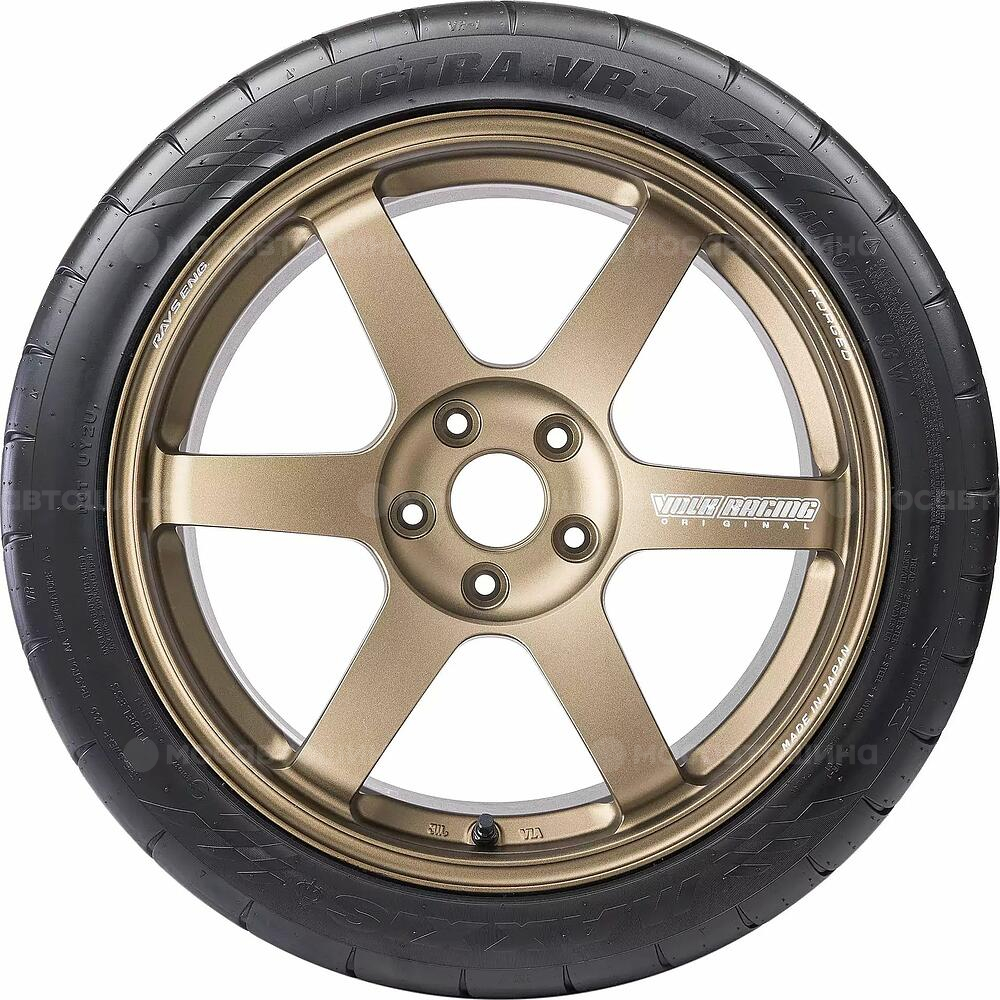 Vista lateral  Maxxis Victra VR-1 245/40 R18 93W