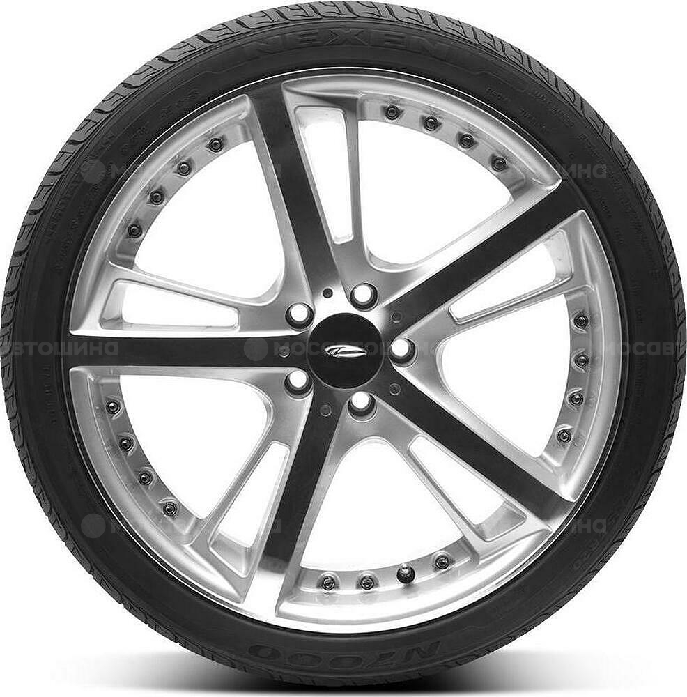 Vista lateral Nexen N7000 235/50 R18