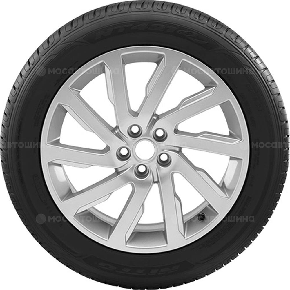 Vista lateral Nitto NT421Q 225/55 R17 101V 