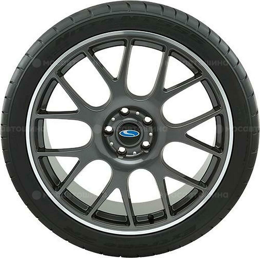 Vista lateral Nitto NT555 Extreme Performance G2 245/45 R17
