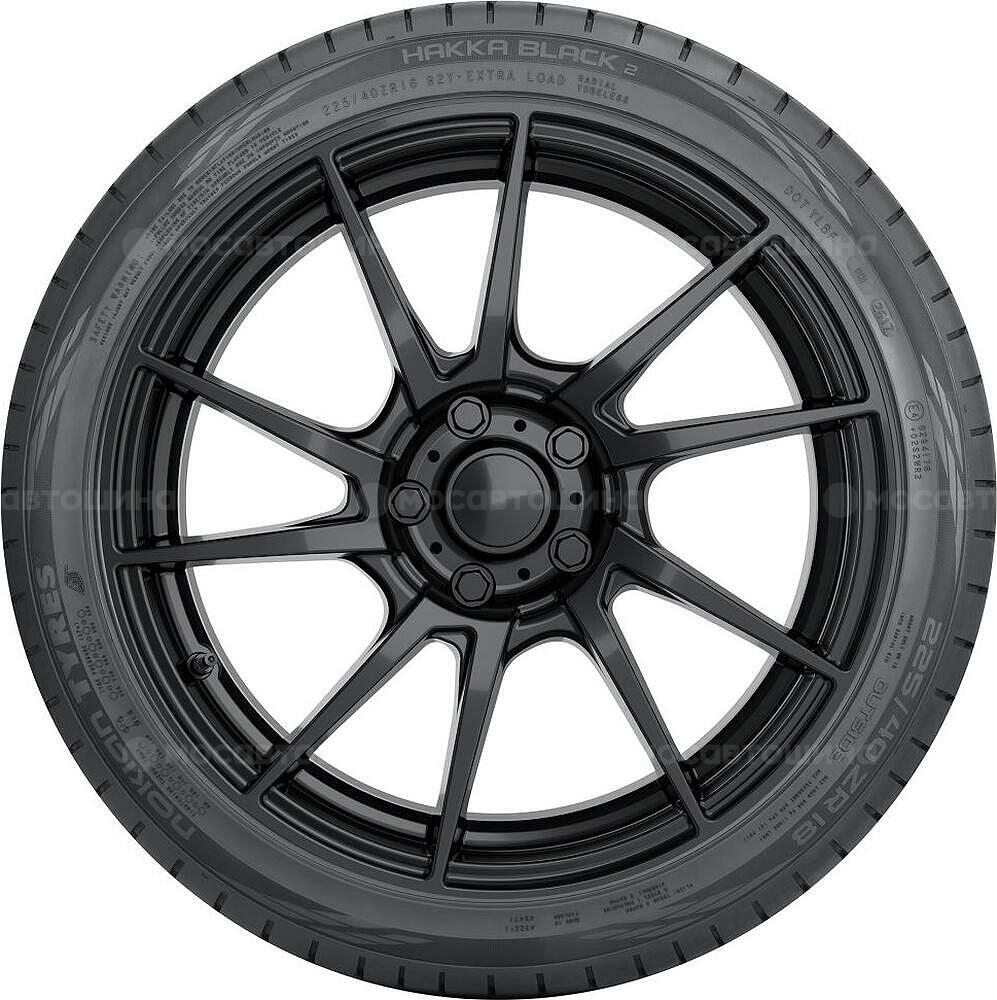 Vista lateral Nokian Hakka Black 2 245/40 R18