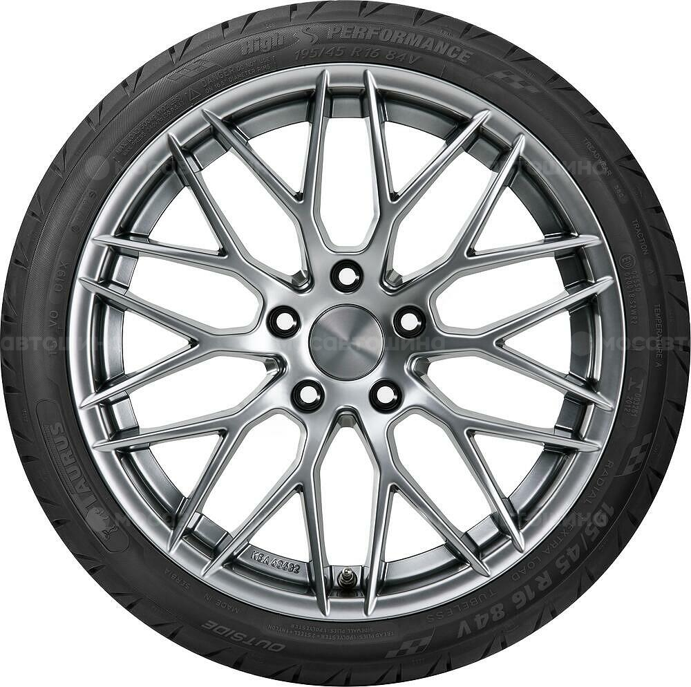 Vista lateral Taurus High Performance 205/60 R15 91H