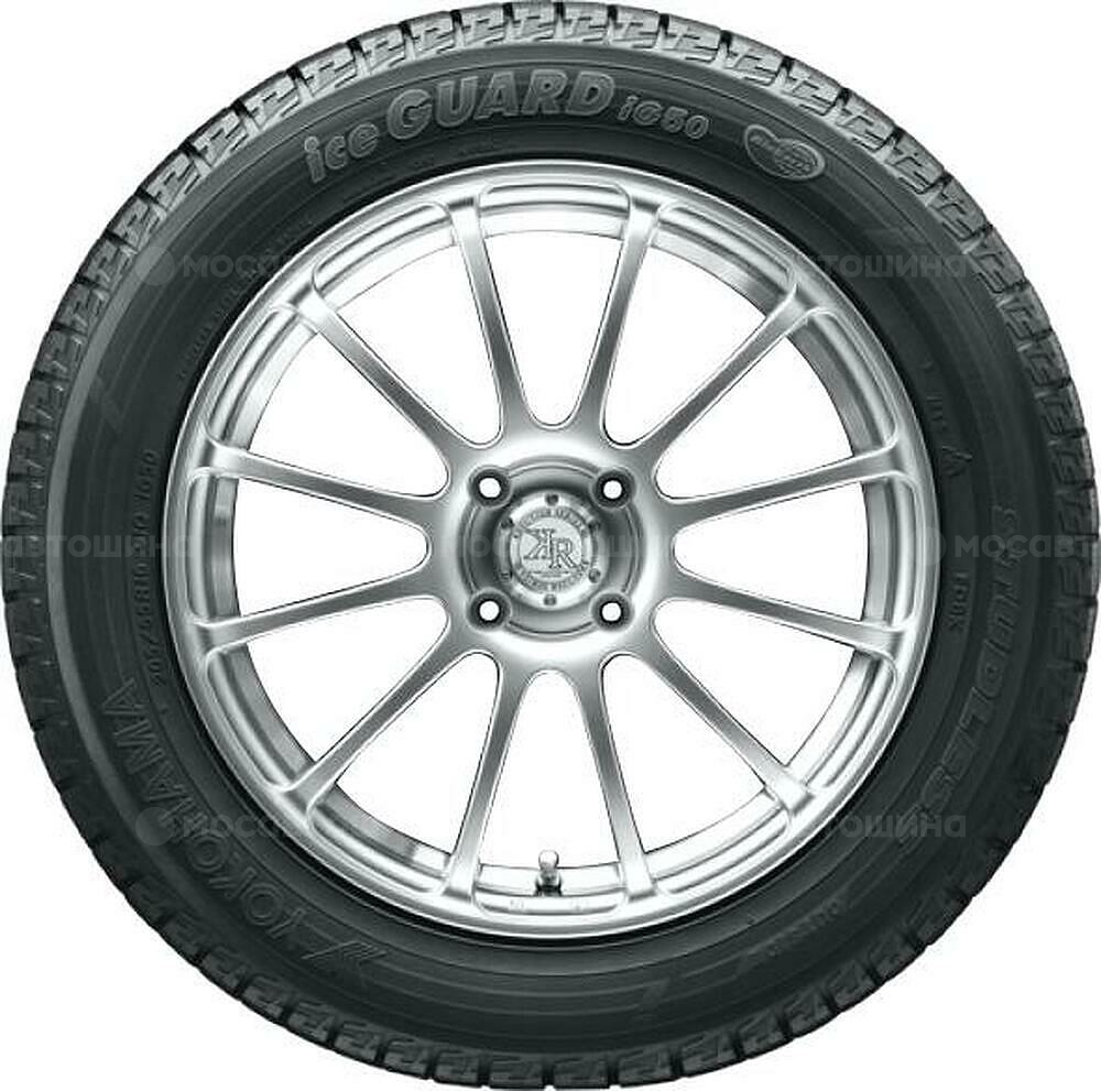 Vista lateral  Yokohama Ice Guard IG50 215/45 R17 87Q