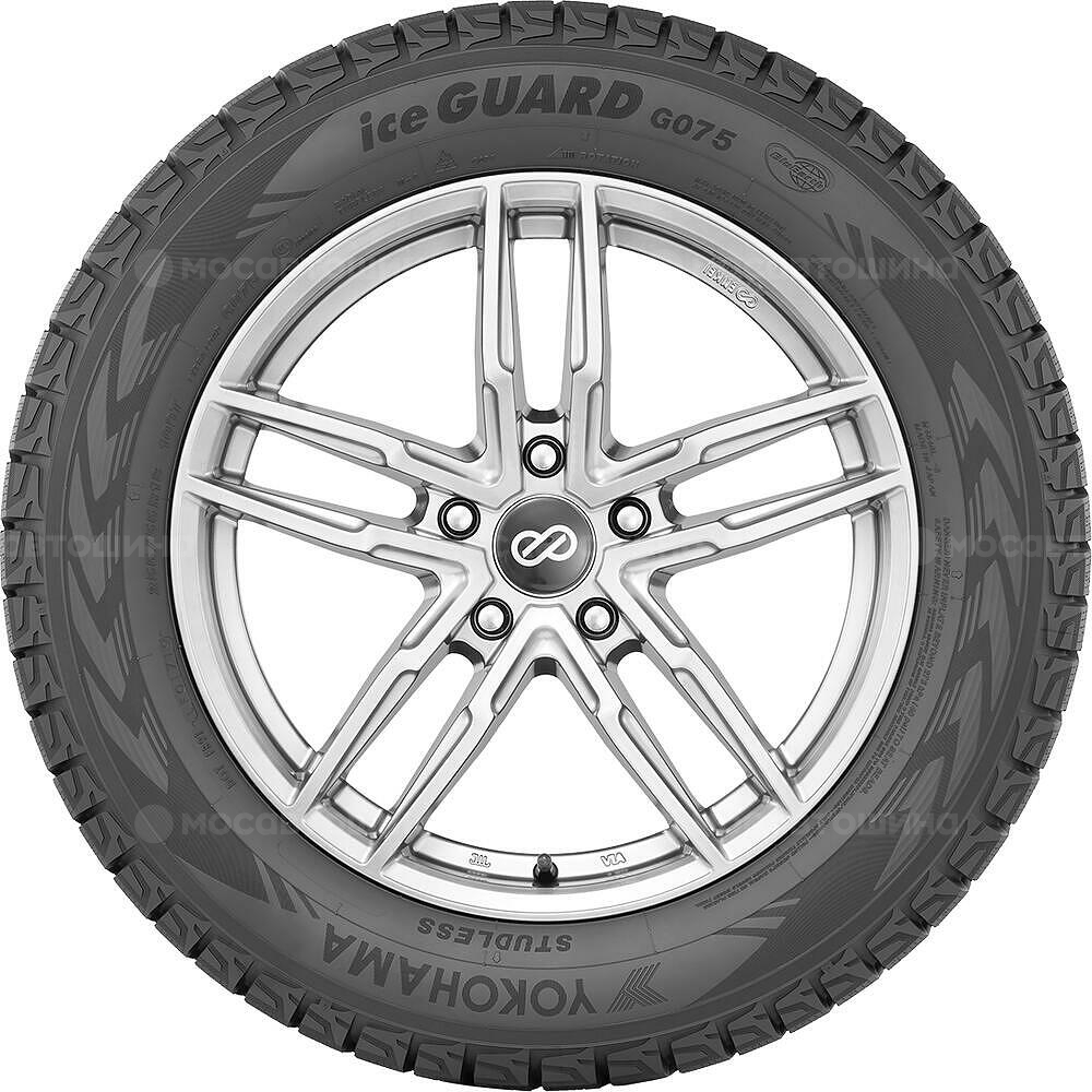 Vista lateral  Yokohama Ice Guard SUV G075 255/65 R18 111Q