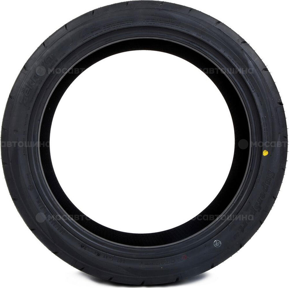 Vista lateral  Zeknova SuperSport RS 235/45 R17 94W