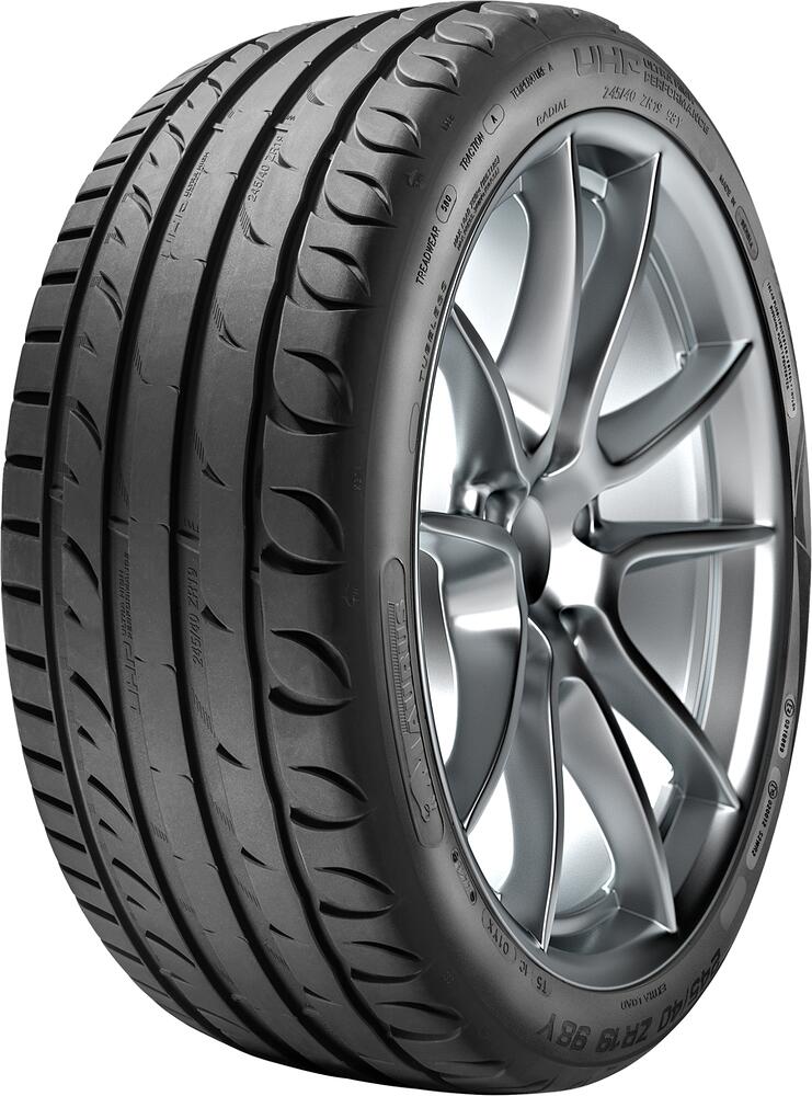 Taurus Ultra High Performance 215/45 R18 93W 