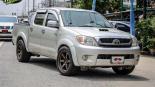 Llantas   en el vehículo  toyota hilux