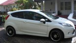 Llantas Momo Corse en el vehículo Ford Fiesta