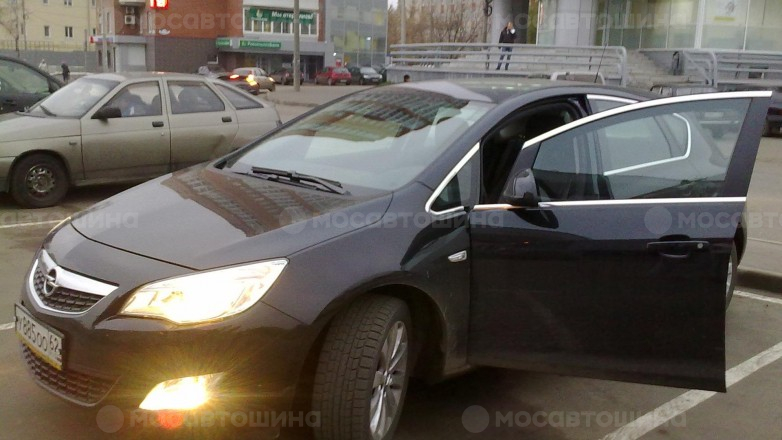 Автомобильные шины Dunlop Graspic DS3 R16 на автомобиле Opel Astra H [1299]