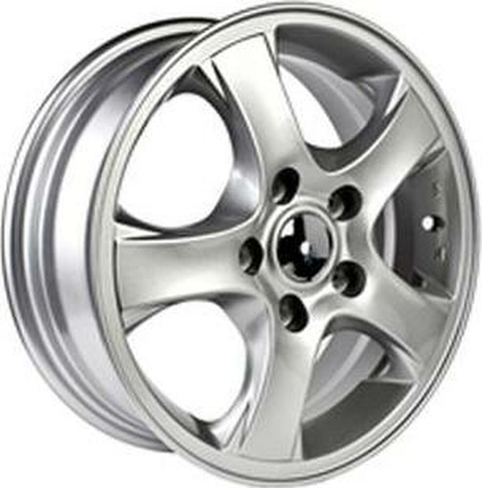 Roner RN1213 5.5x15 5x114.3 ET 47 Dia 67.1 silver